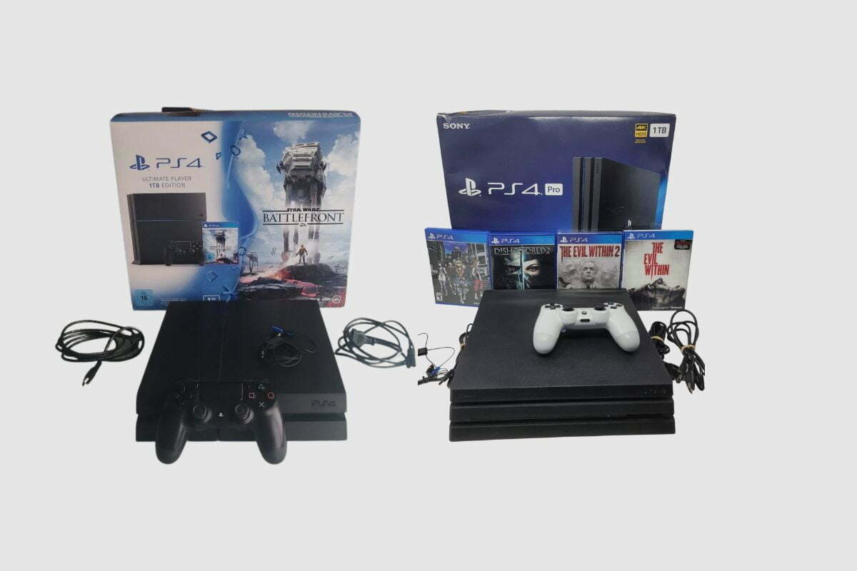 PS4 Ultimate Player Edition VS PS4 Pro